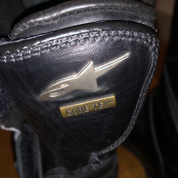 Women’s (US 6) Alpinestars motorcycle boots. - Picture 7 of 11
